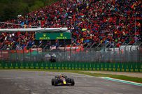 1505339-max-verstappen-au-gp-d-emilie-romagne-le-24