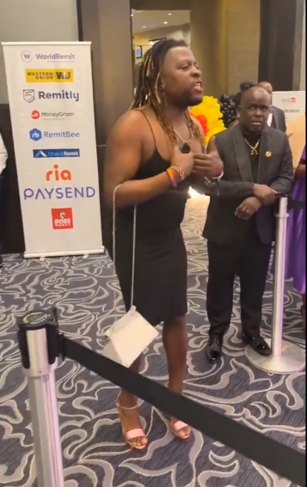 Keem Love Black exchanged with the UNAA officials at the convention