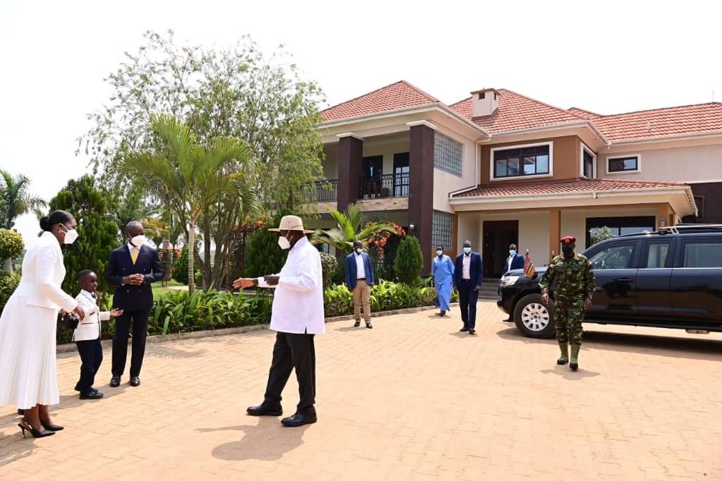 President Museveni arrives at Tayebwa's home
