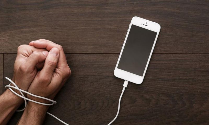 Your smartphone might be ruining your life [PsychologyToday]