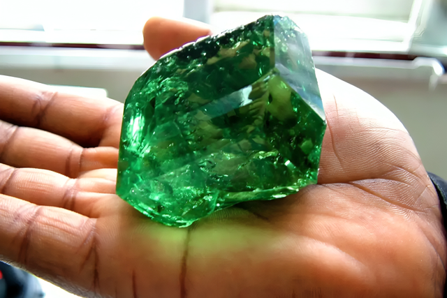 The largest in the world tsavorite