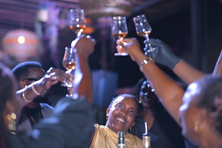 The evening, hosted by Wendy Angudeyo, the Lady Captain of Uganda Golf Club, was a delightful mix of celebration, whisky mentorship, and education.
