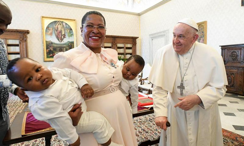 Anita Among introduced her twins to Pope Francis