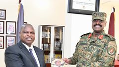 The meeting ended with an exchange of gifts