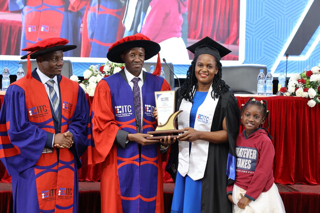 ITC graduates 930 with call for insurance professionalism