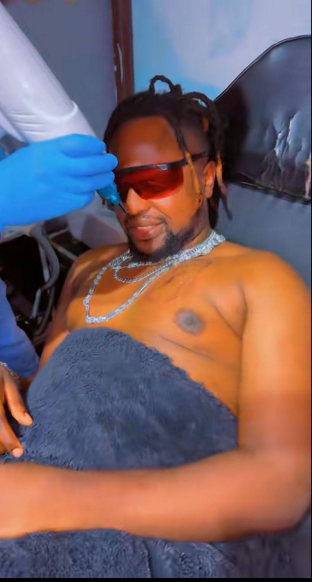 Victor Kamenyo had the tattoo of Akoragye removed