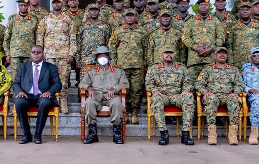 President Yoweri Museveni met the army command