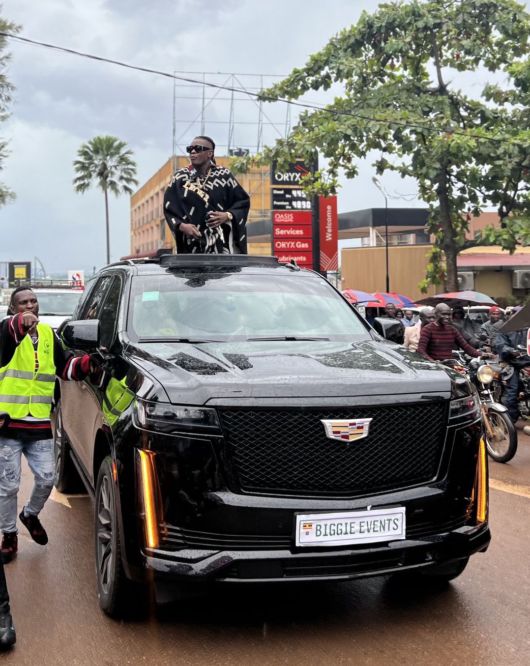 Kenzo apologises to Chameleone 