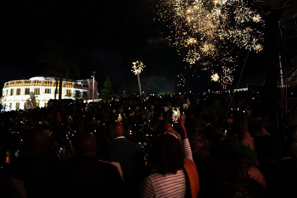 King Oyo and subjects watch fire works at Ekyooto Ha Mpango Music Festival