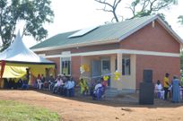 Minister Alice Kaboyo commissioned two new houses for veterans' families in Luwero District. 
