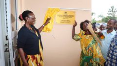 Minister Alice Kaboyo commissioned two new houses for veterans' families in Luwero District. 