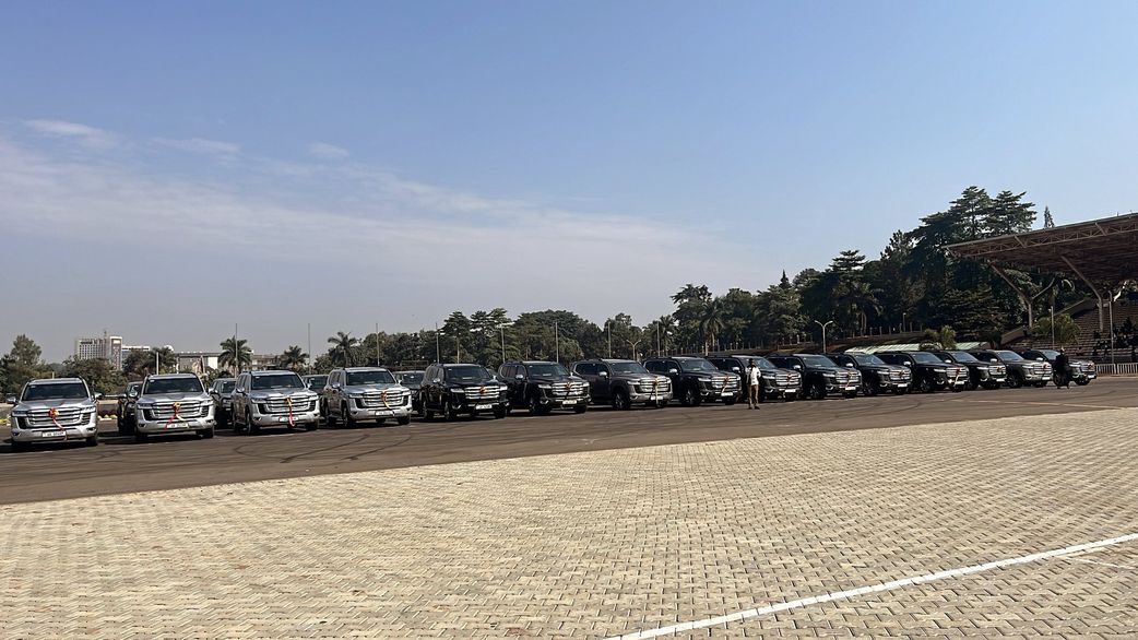 Government handed over a fleet of new vehicles to the nation's gazetted cultural leaders. 