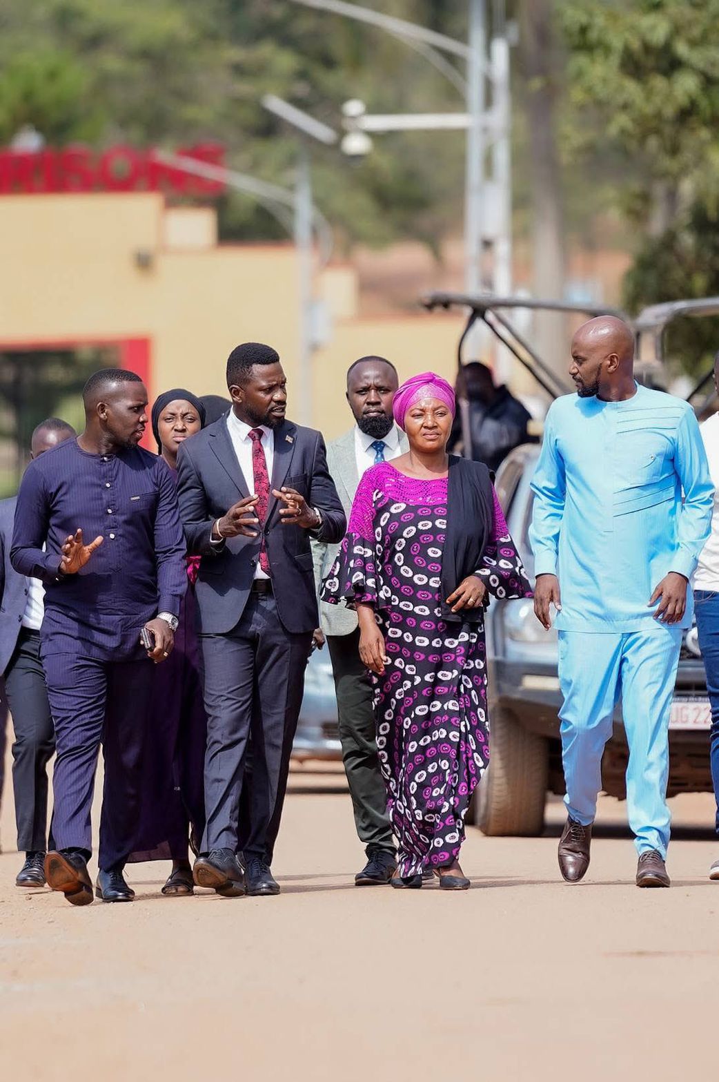 Bobi Wine addressing the press at Luzira Prison