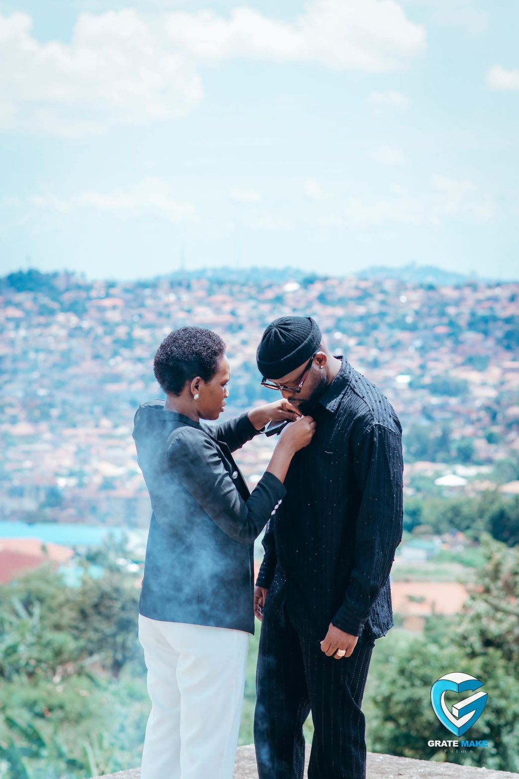 Phiona Nyamutoro joined Eddy Kenzo behind the scenes for the shoot of his latest music video, Nkulowoza.