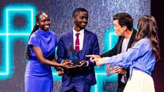 Namboozo and Muyita receiving their prize