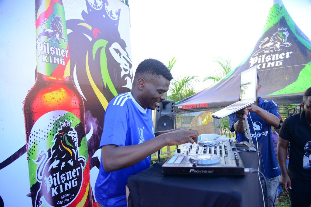 DJ Suuna Ben entertaining fans