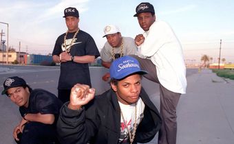 N.W.A, hip-hop’s street reporters, on March 23, 1989: Ice Cube, far left; Eazy-E, center; standing from left, DJ Yella, Dr. Dre and MC Ren. (Douglas R. Burrows / Los Angeles Times )