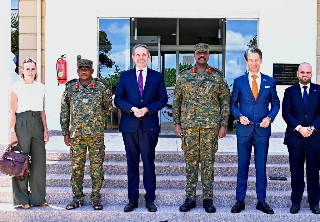 Gen Bakasumba (2nd L) during the meeting