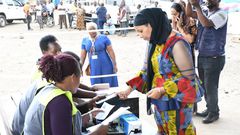 NUP candidate Zubedi Sultan Salim casting her vote in Kisoro (Courtesy: Daily Monitor)
