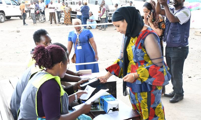 NUP candidate Zubedi Sultan Salim casting her vote in Kisoro (Courtesy: Daily Monitor)