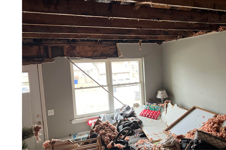 Signs the ceiling of your house is going to collapse [reddit]
