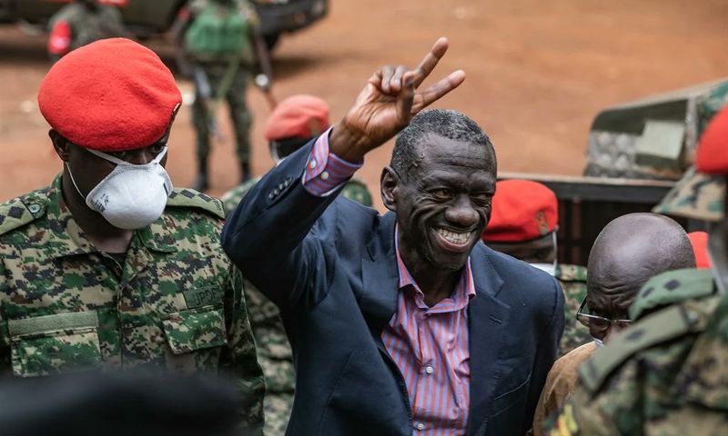 Dr Kizza Besigye at the army court