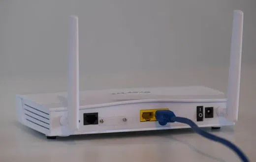The UCC's findings detail several contentious practices employed by these unlicensed Wi-Fi hotspot providers. 
