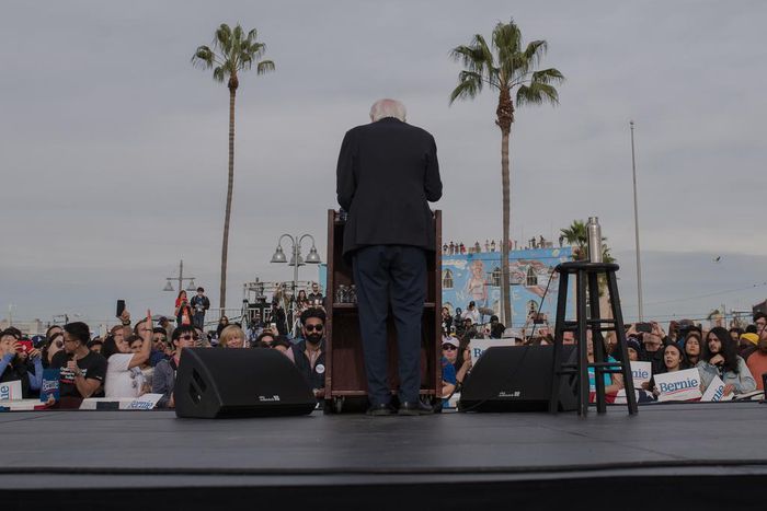 How Bernie Sanders Learned to Love Campaigning in California