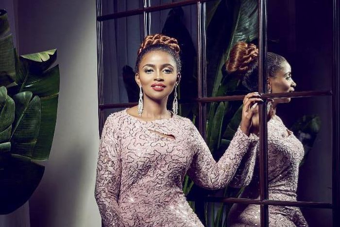 Anerlisa (Instagram)