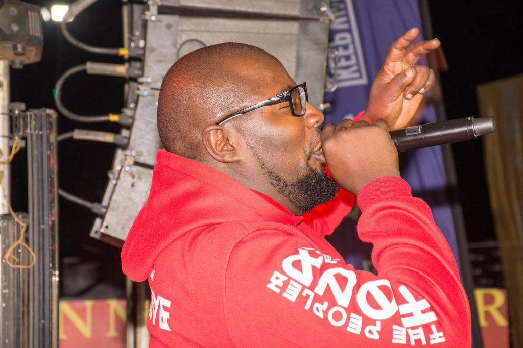 DJ XCLUSIVE Hyping the crowd during Johnnie Walker party