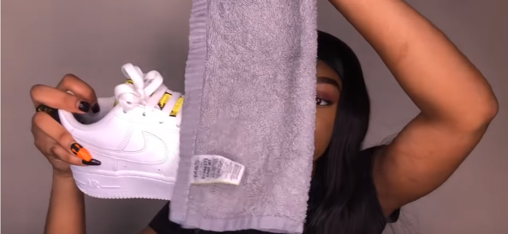 How to remove sneaker creases (YouTube Shanteldebonsu)