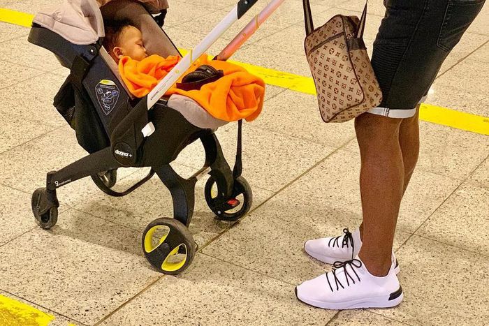 Ommy Dimpoz with his Baby