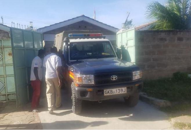 Police collecting the body of Sergeant Kipyegon Kenei