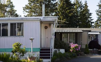 For Seattle's Last Mobile Home Owners, the Clock Is Ticking