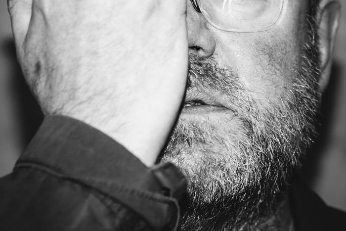 Vaughan Oliver, 62, Dies; His Designs Gave Indie Rock 'Physical Dimension'