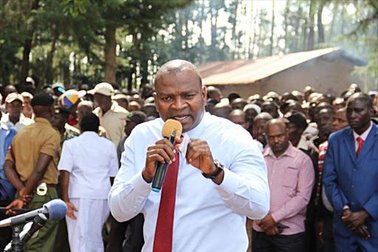 Former Sports and Heritage CS Rashid Echesa He has alleged that his links with DP Ruto cost him his job