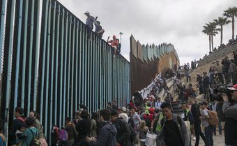 Veteran's Crowd-Funded Campaign Raises Millions for a Border Wall