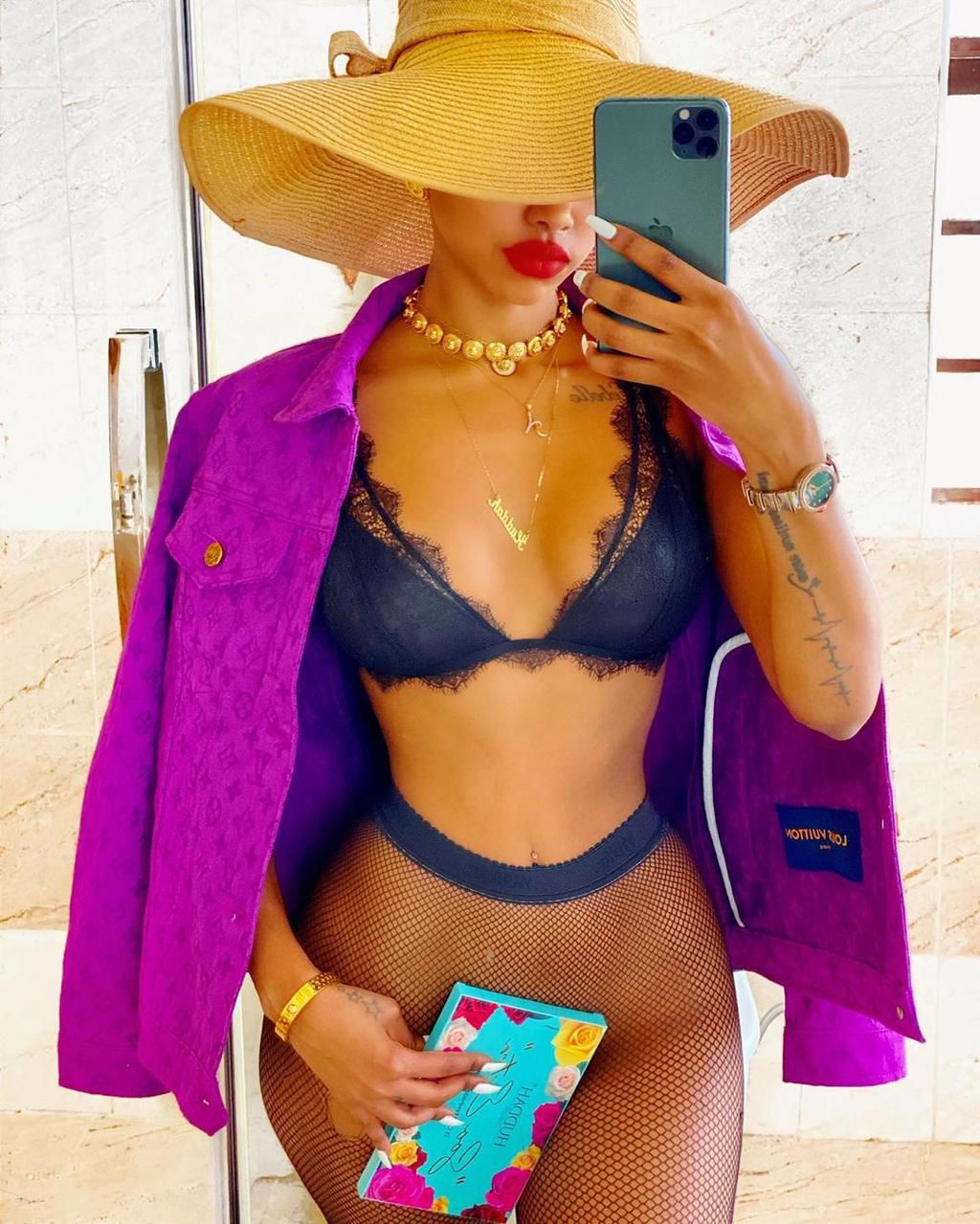 Huddah Monroe in trouble after attacking Alcohol Billboards in Nairobi