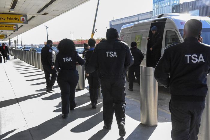 Shutdown Forces Airports to Rely on Backup Security Screeners