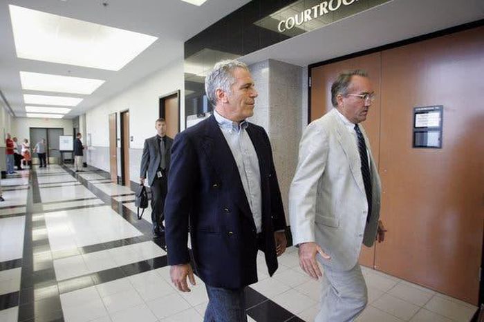 Fresh out of jail, Jeffrey Epstein was welcomed by the rich and powerful