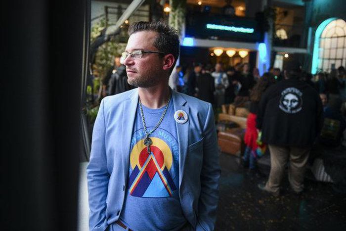 Hallucinogenic mushrooms win support from Denver voters