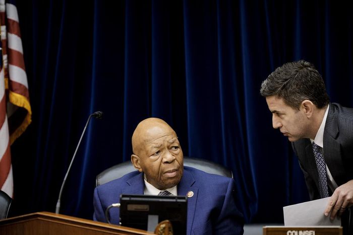 'Too Bad,' Trump Says of Attempted Break-In at Cummings' Home