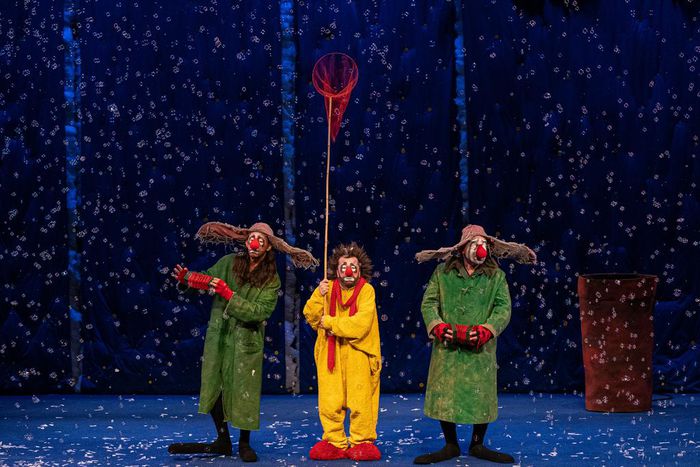 Review: 'Slava's Snowshow' Delivers Flurries of Joy