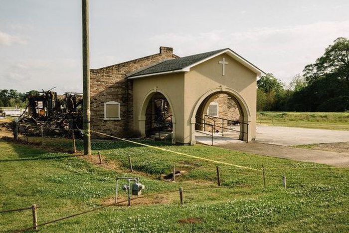 Suspect arrested in fires at black churches in Louisiana