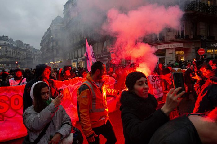 In Paris, Even the Ballet Dancers Are on Strike