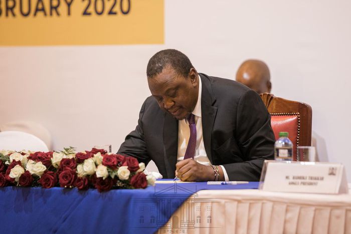 President Uhuru  Kenyatta gives 6 new directions after being briefed on Corona Virus