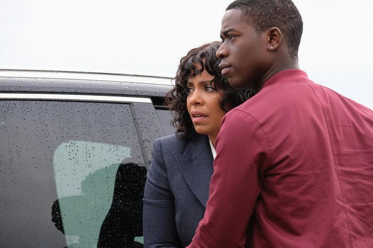 Review: A 'Twilight Zone' trying to find its dimension