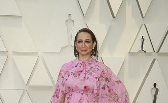 The Story Behind Olivia Colman's Oscar Gown