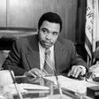 Kenneth Gibson, Newark mayor who broke race barrier in Northeast, dies at 86