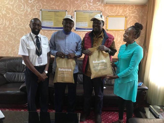 Umekuwa influencer- Kenyans on Twitter Troll Raila Odinga after receiving gifts